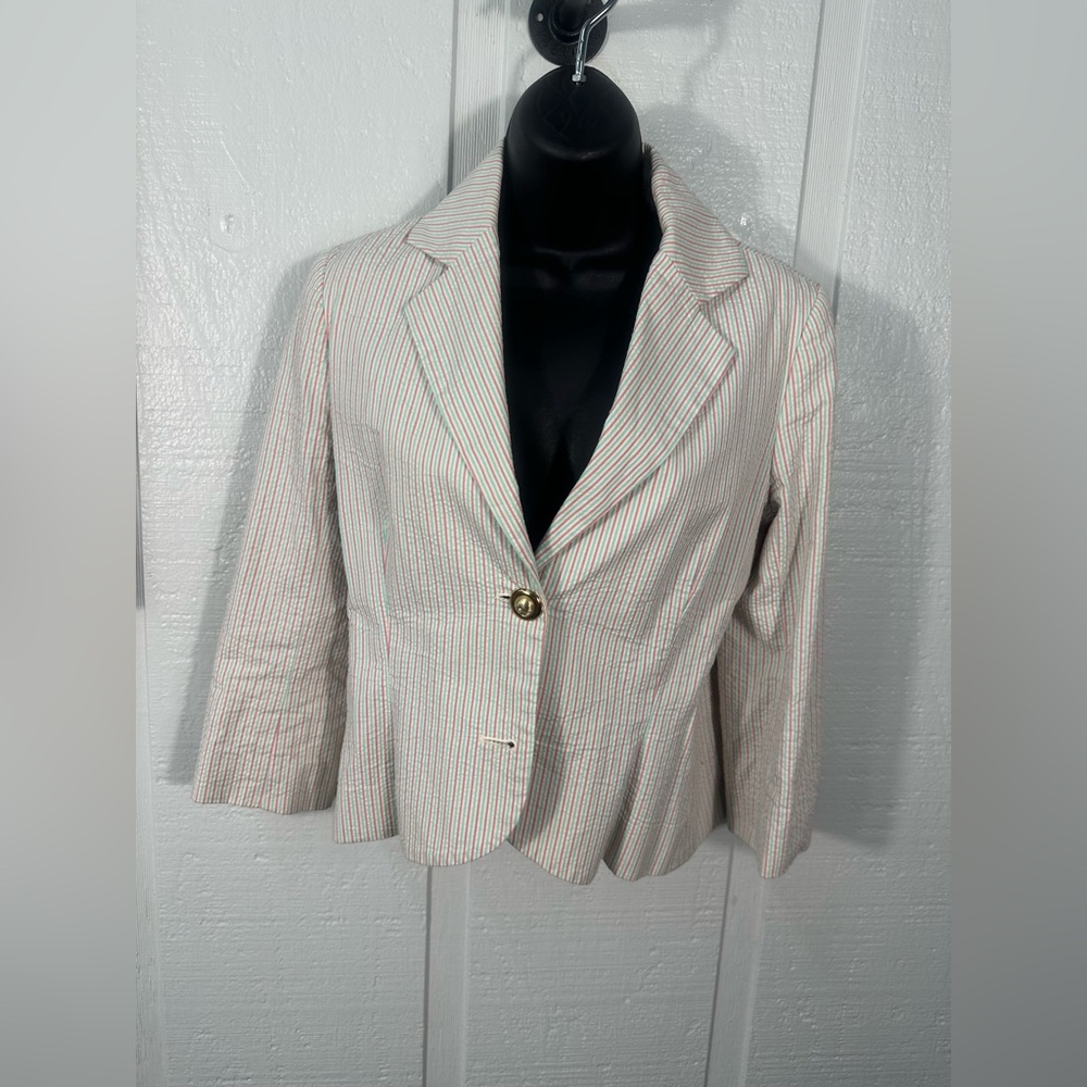 Lauren Moffat Beige Pin Striped Blazer Size Medium
EUC